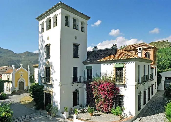 Palacete De Cazulas